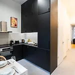 W - - Stylish Design - Sleeps 6 *