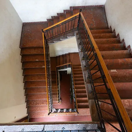 Stylish Modern Design In The Heart Of Lejlighed