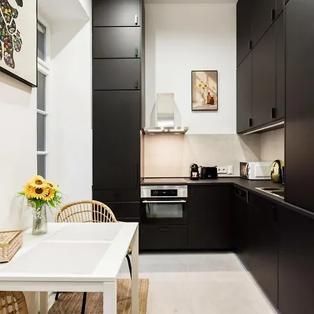 Lejlighed Stylish Modern Design In The Heart Of *