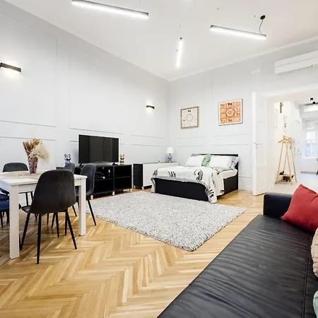 Stylish Modern Design In The Heart Of