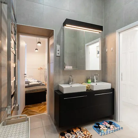 Appartement W - - Stylish Design - Sleeps 6 Boedapest
