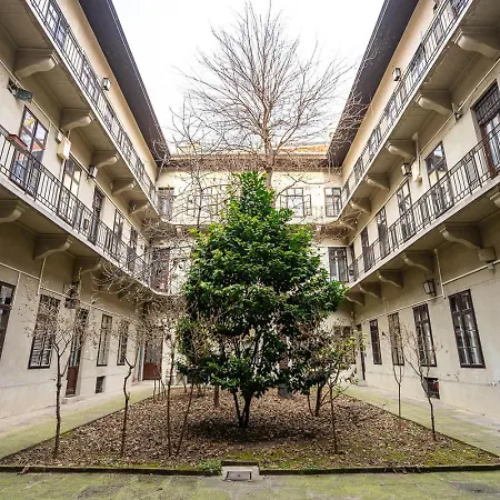 W - - Stylish Design - Sleeps 6 Appartement Boedapest