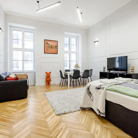 W - - Stylish Design - Sleeps 6 Appartement Boedapest