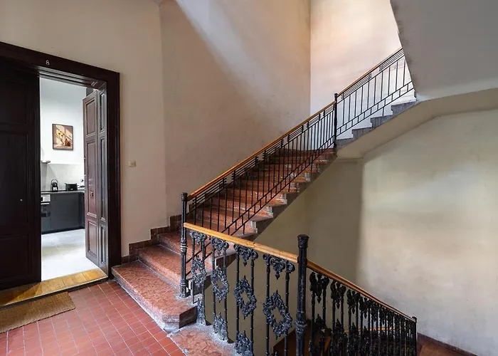W - - Stylish Design - Sleeps 6