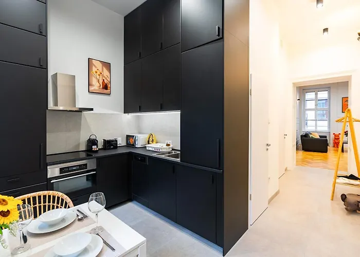 W - - Stylish Design - Sleeps 6 *