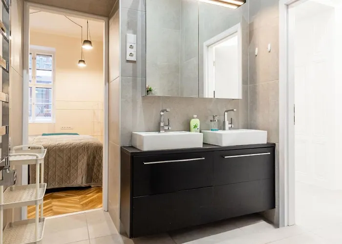 W - - Stylish Design - Sleeps 6