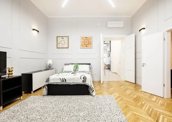 W - - Stylish Design - Sleeps 6