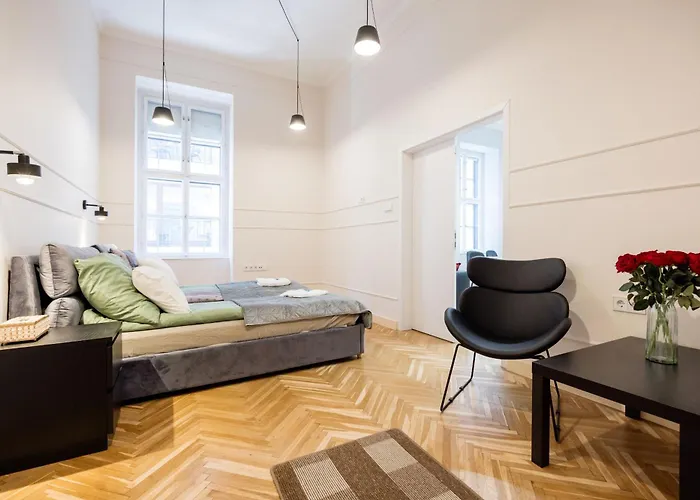 W - - Stylish Design - Sleeps 6 *