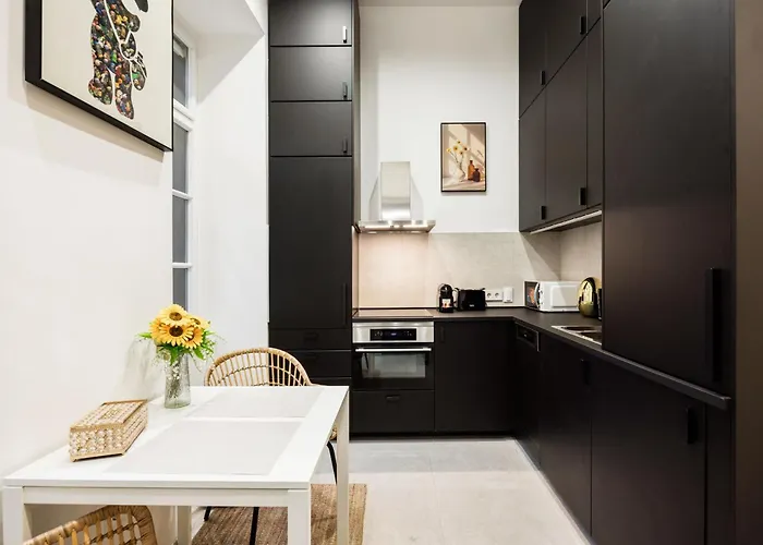 Apartamento W - - Stylish Design - Sleeps 6 *